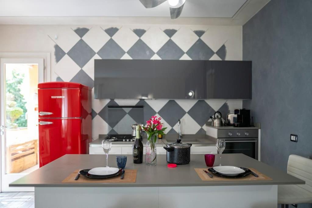 Montecolo Bay 1 Apartment Pilzone ภายนอก รูปภาพ